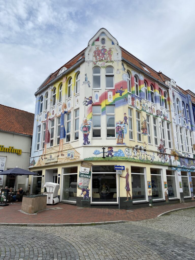 Buntes Coloniale-Haus