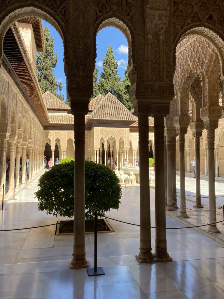 Innenhof des Löwen-Palastes