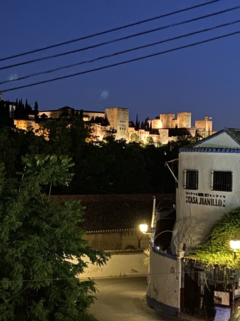 Die beleuchtete Alhambra