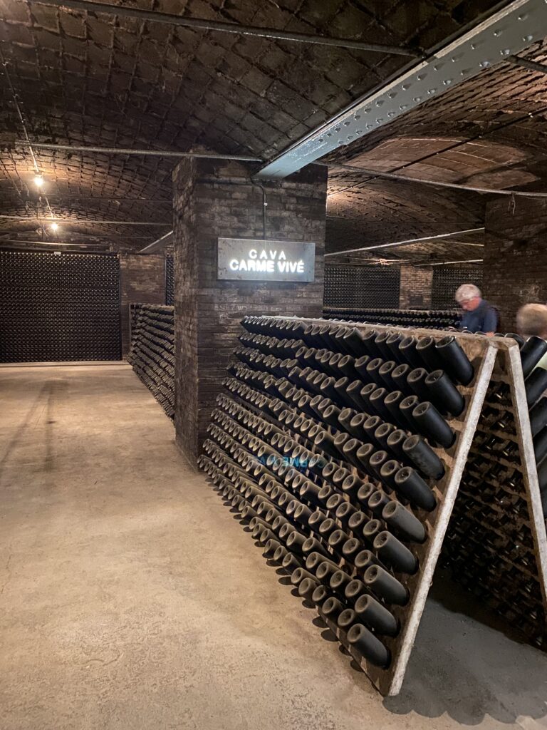 Jede Flasche muss entstaubt werden