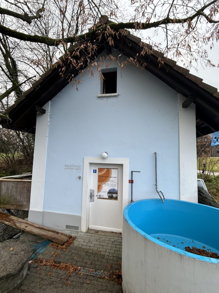 Fischbruthaus Fischerei Hofer