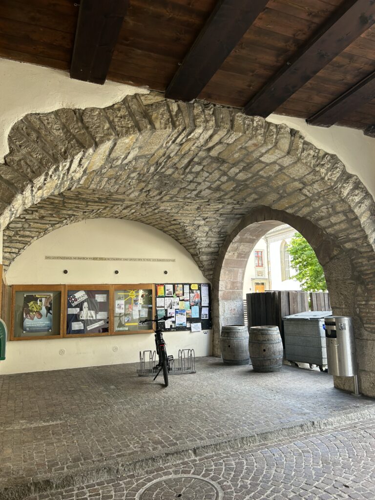 Im Gewölbe die Gemeindenachrichten