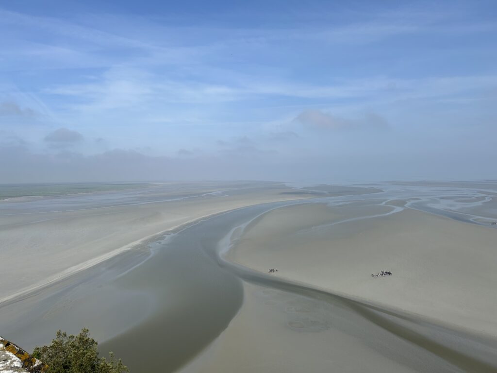Ebbe in der Normandie