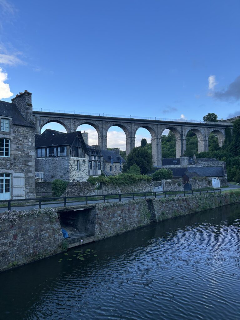 Viadukt über den Kanal der Rance
