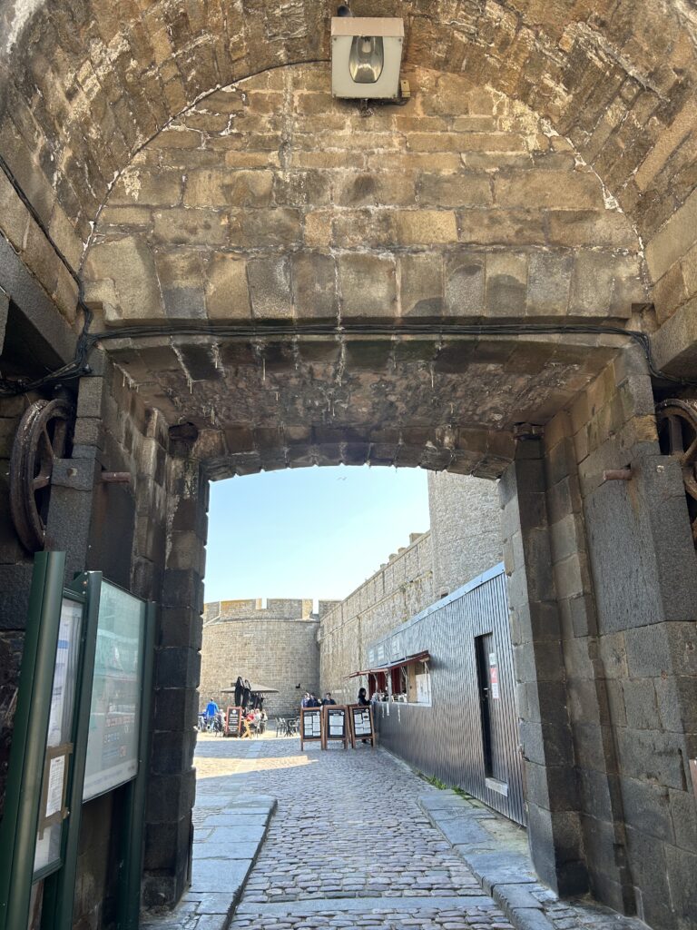 Alter Durchgang bei der Stadtmauer