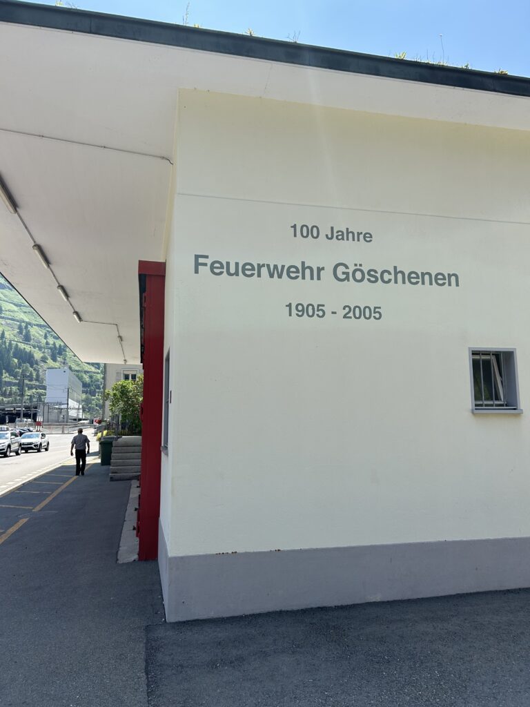 Feuerwehr am Dorfeingang