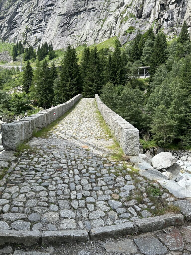 Über die Brücke