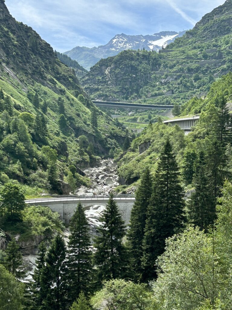 Verbauungen für Strasse und Eisenbahn