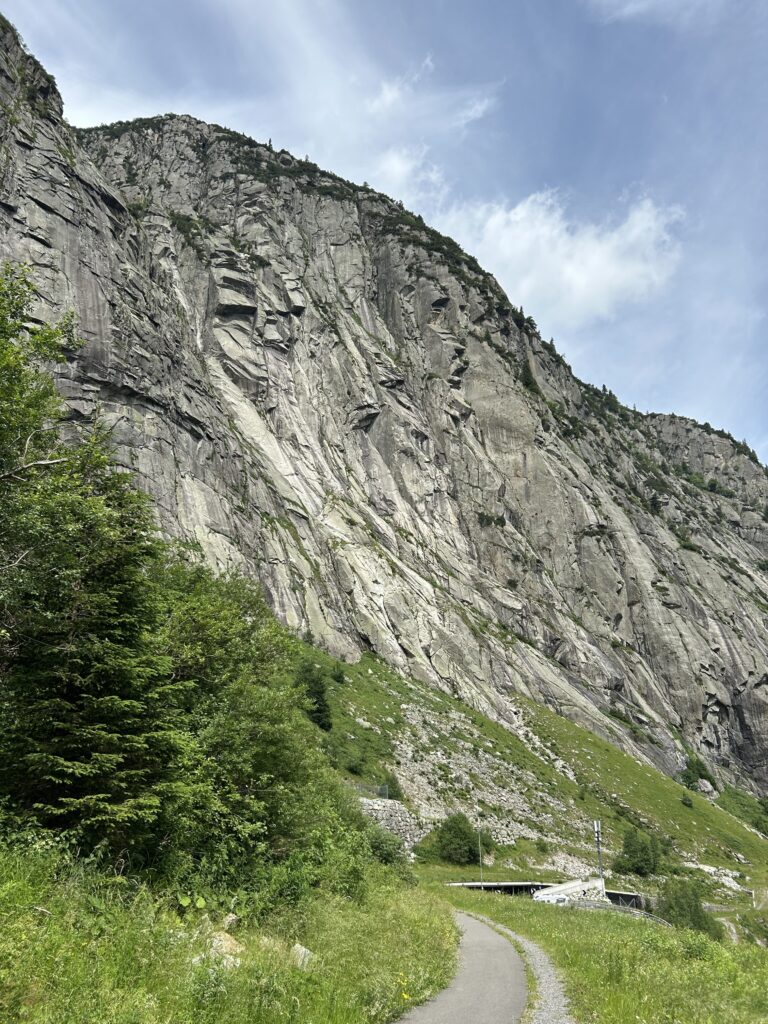 Felswände wohin das Auge reicht