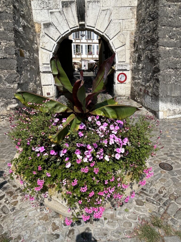 Blumengrüsse am Stadttor