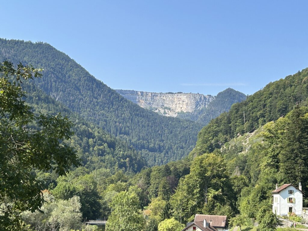Creux-du-Van von Weitem