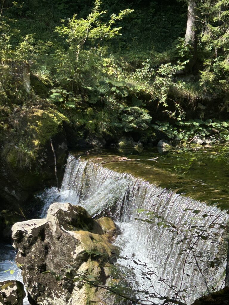 Fallendes Wasser